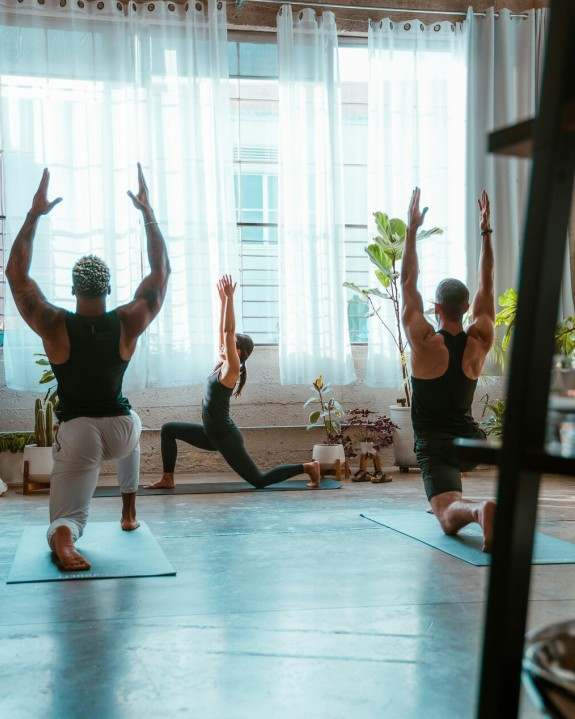Firmenyoga Gruppe im Freien